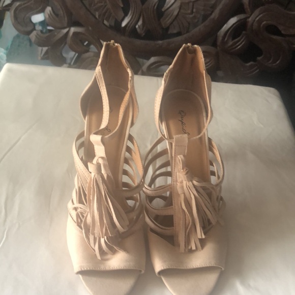 Qupid 3inch beige heel. Party shoe - Picture 3 of 4